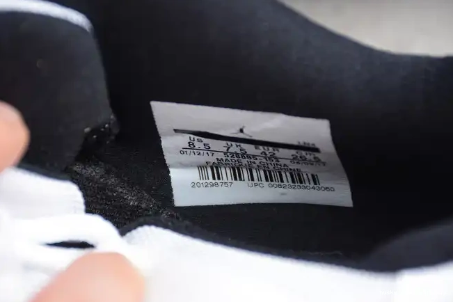 Rep Husky Low  11 Retro White 528895-153 Air 
